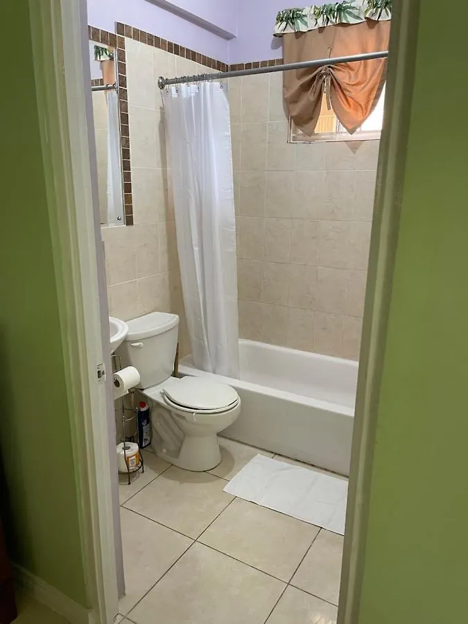 Kingstons Finest - Centrally Elegant 0*, Kingston Jamaica